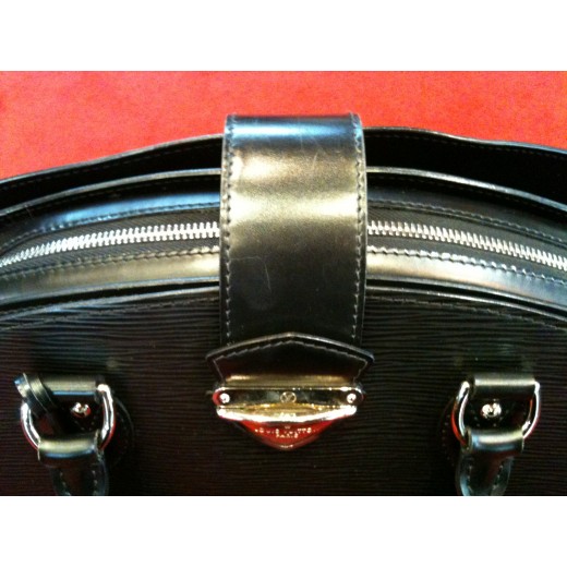Sac Louis Vuitton Pont Neuf GM en cuir épi noir