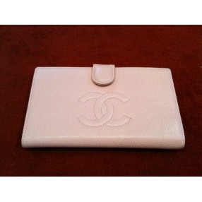Portefeuille Chanel en cuir grainé rose
