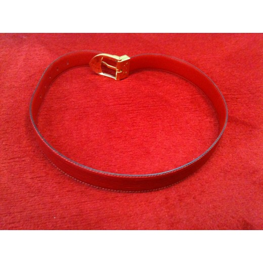 Ceinture Louis Vuitton en cuir épi rouge