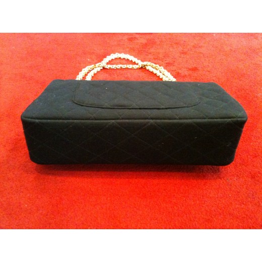 Sac Chanel Classique à rabat en tissu matelassé noir