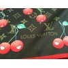 Foulard Louis Vuitton Monogram Cerises en soie.