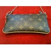 Pochette Louis Vuitton Milla MM en toile monogram