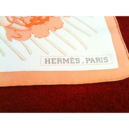 Carré Hermès Les Pivoines en soie