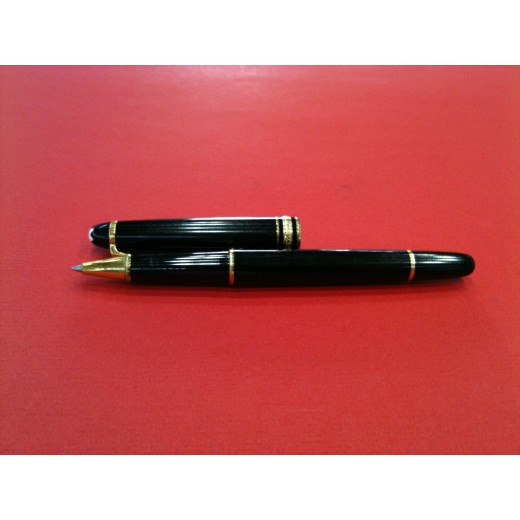 Stylo roller Montblanc Meisterstück noir