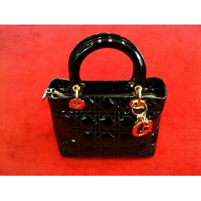 Sac Dior Lady Dior en veau vernis noir