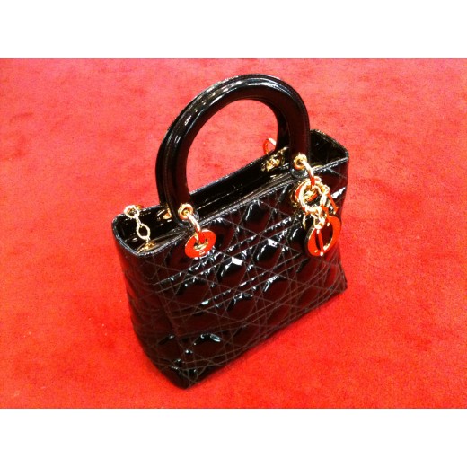 Sac Dior Lady Dior en veau vernis noir
