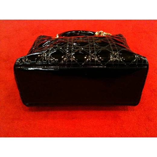 Sac Dior Lady Dior en veau vernis noir