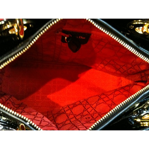 Sac Dior Lady Dior en veau vernis noir