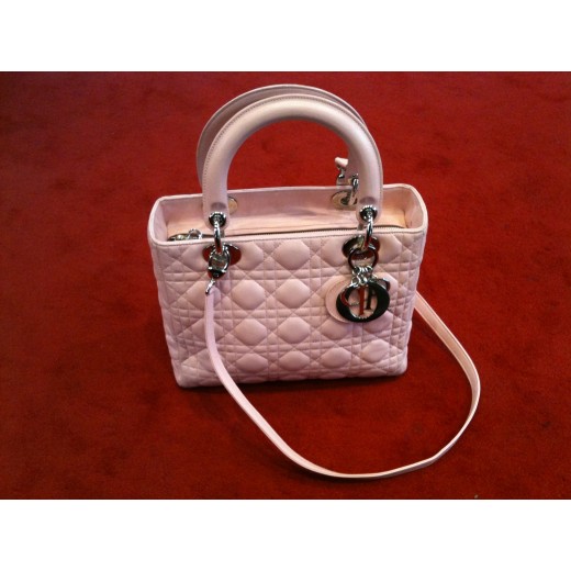 Sac Dior Lady Dior en agneau rose