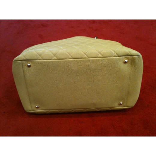 Sac Chanel en cuir grainé camel