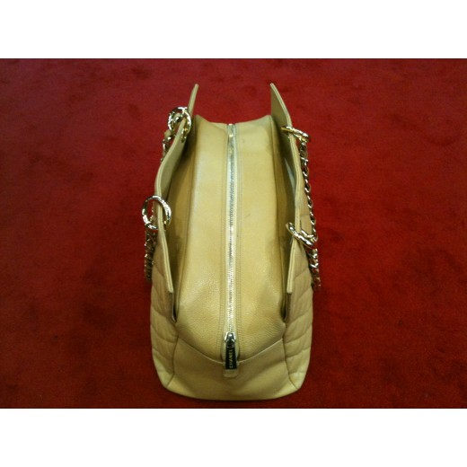 Sac Chanel en cuir grainé camel