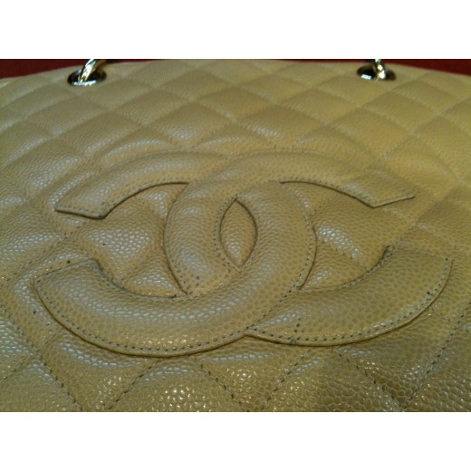 Sac Chanel en cuir grainé camel