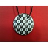 Pendentif Gong Bernardaud Grenade sur cordon 