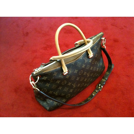 Sac Louis Vuitton Pallas en toile monogram