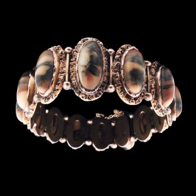 Bracelet ancien en or et coquillages