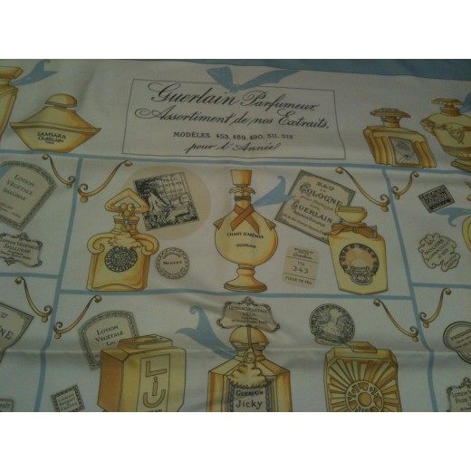 Carré Guerlain "Assortiment de nos extraits"