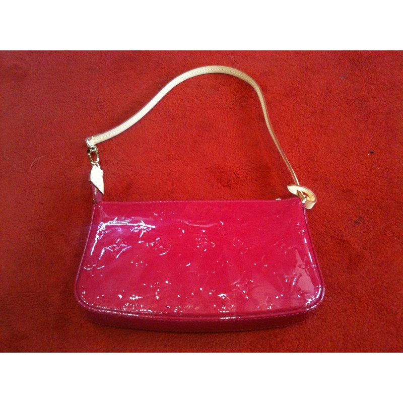 Louis Vuitton Louis Vuitton Pochette Accessoires Rose Velour Vernis