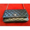 Pochette Chanel avec chaîne en agneau matelassé noir
