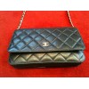 Pochette Chanel avec chaîne en agneau matelassé noir