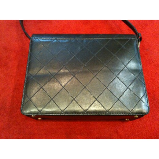 Sac Chanel en cuir noir