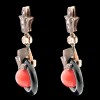 Boucles d'oreilles pendantes en onyx, corail et diamants