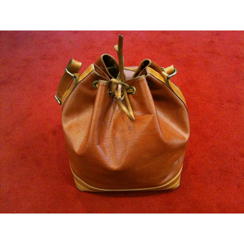 sac a main louis vuitton jeune fille gm en cuir epi