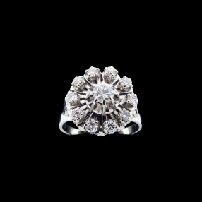 Bague marguerite en or blanc et diamants