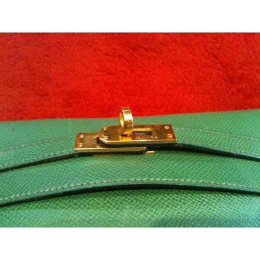 Pochette Hermès en cuir grainé vert