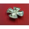 Broche- Pendentif Yves Saint Laurent Croix en métal argenté