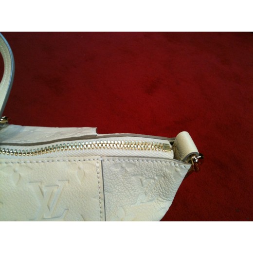Sac Louis Vuitton Lumineuse MM en cuir monogram Empreinte écru