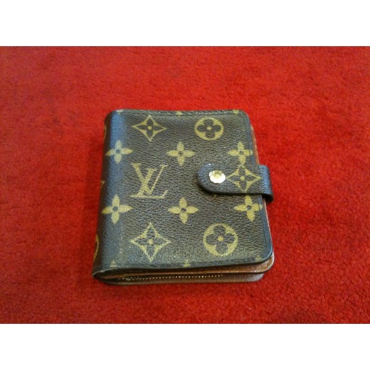 Portefeuille compact Louis Vuitton en toile monogram