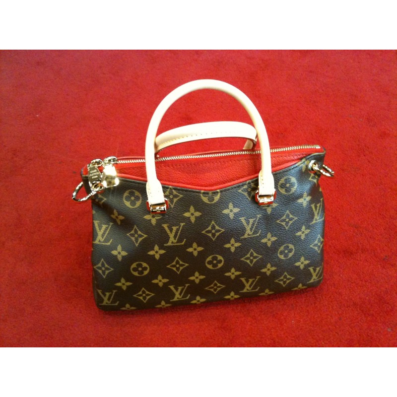 Sac Louis Vuitton Pallas PM en toile monogram et cuir cerise