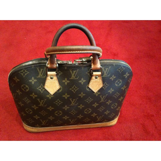 Louis Vuitton Alma Handbag 363958