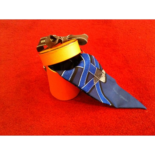 Twilly Hermès Serrure Kelly en soie
