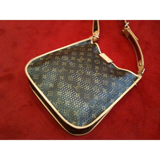 Sac Louis Vuitton perfo musette