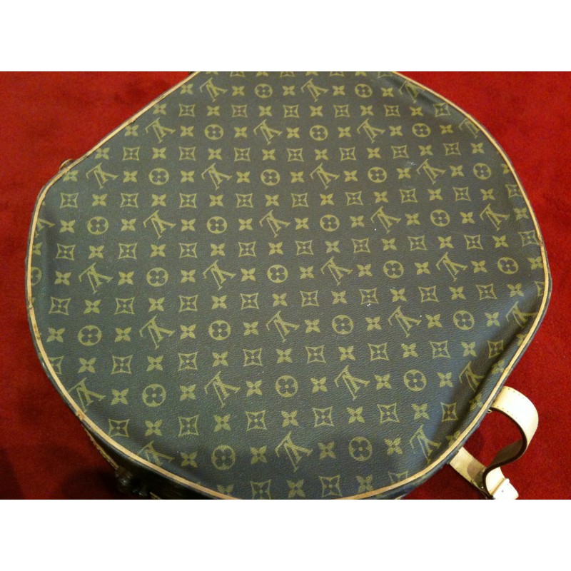 Boite à Chapeau Louis Vuitton﻿ en toile monogram et cuir