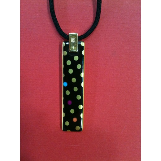 Pendentif Bernardaud en porcelaine sur cordon noir 
