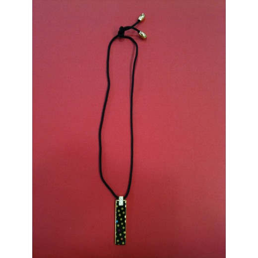 Pendentif Bernardaud en porcelaine sur cordon noir 
