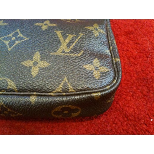 Mini Pochette Accessoires Louis Vuitton en toile monogram 