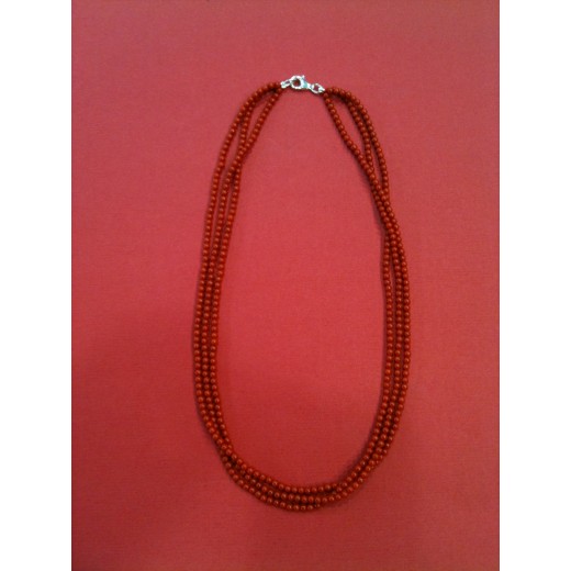 Collier triple rang en corail