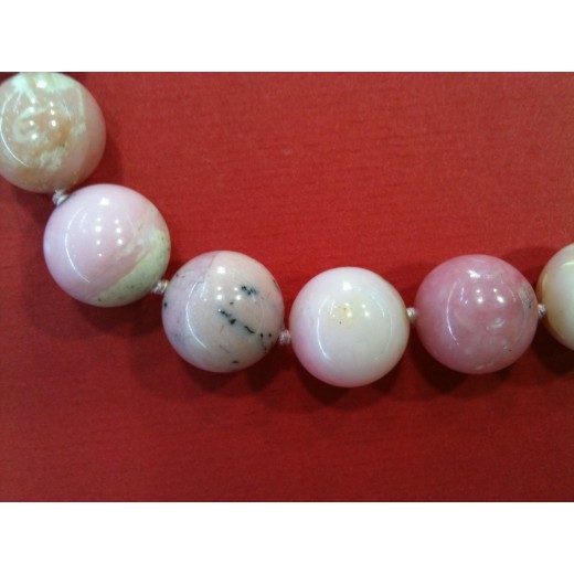 Collier en agate rose