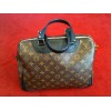 Sac Louis Vuitton Retiro MM en toile monogram et cuir noir