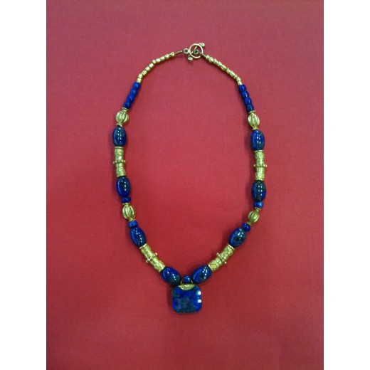 Collier en lapis lazuli