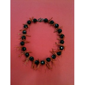 Collier en corail et onyx