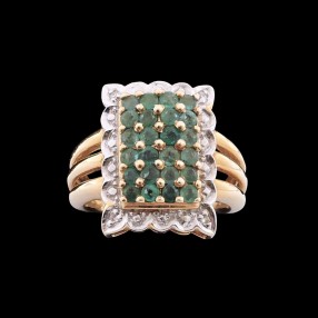 Bague rectangulaire pavage émeraudes et diamants