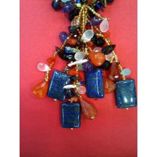 Collier en lapis lazuli et pierres fines