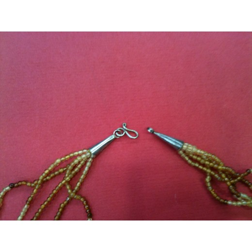 Collier en lapis lazuli et pierres fines