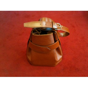 Sac Louis Vuitton en cuir épi cannelle