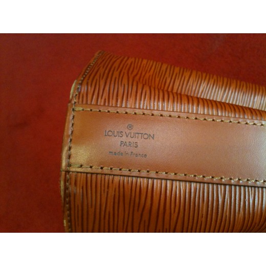 Sac Louis Vuitton en cuir épi cannelle