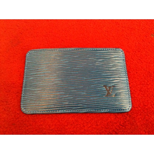 Porte-cartes Louis Vuitton en cuir épi bleu